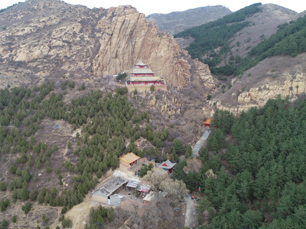 大同采凉山红石崖