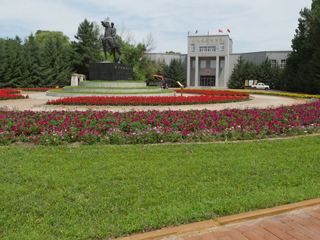 江桥抗战纪念园七月初，马占山将军铜像，江桥抗战纪念馆