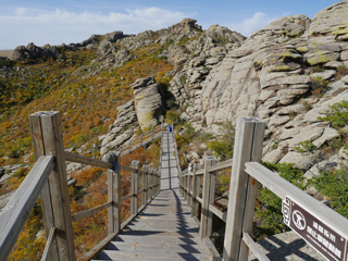 乌里雅斯太山九月中旬