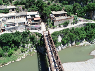 正太铁路乏驴岭铁桥五月下旬，一端乏驴岭隧道